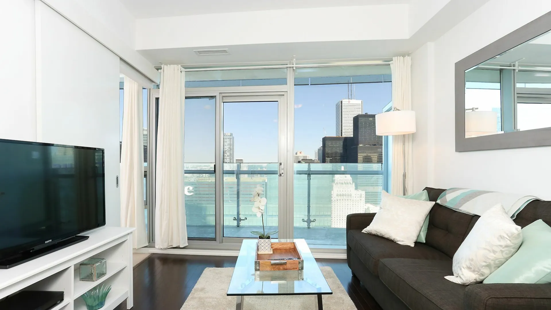 Mhs Suites - Incredible Cn Tower View Toronto Hotel