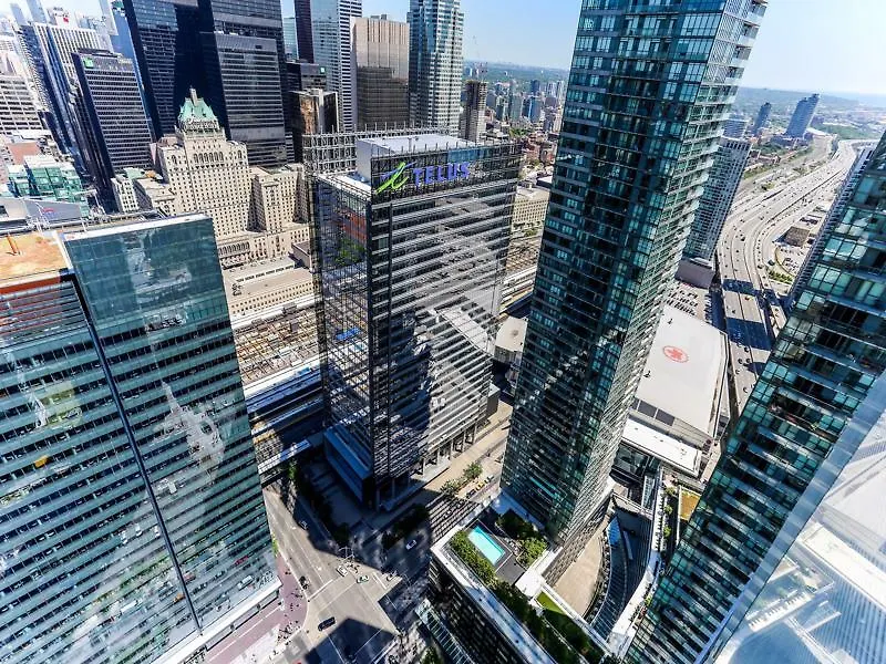 Mhs Suites - Incredible Cn Tower View Toronto 4*,  Canadá